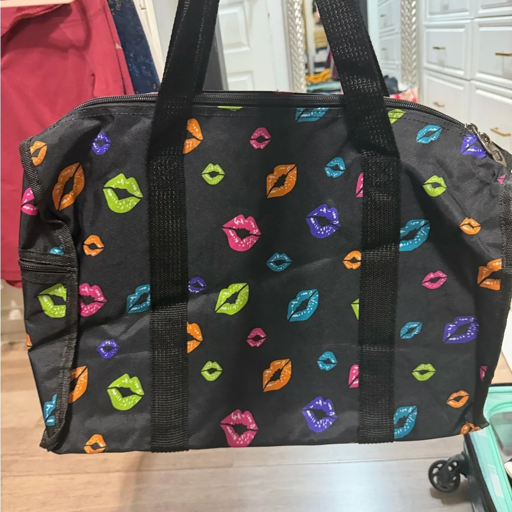 Betty Boop Black Multicolor Kiss-Print Tote - Picture 3 of 5
